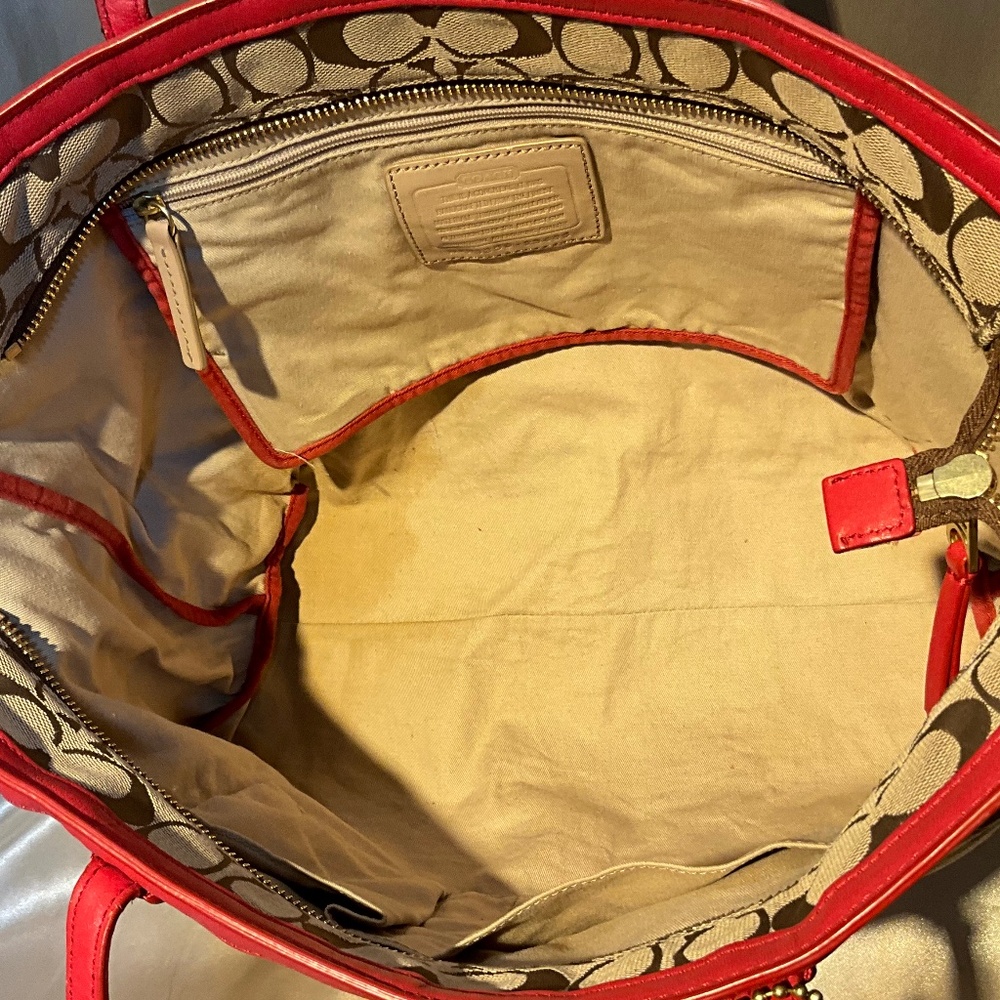Coach signature print tote w/ red leather trim. 20-H10Da - Picture 6 of 7